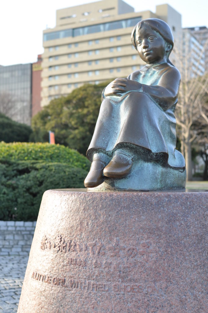 橫濱親子景點 橫濱親子遊 橫濱一日遊 橫濱行程 橫濱必去 橫濱景點 山下公園 穿紅鞋的少女塑像