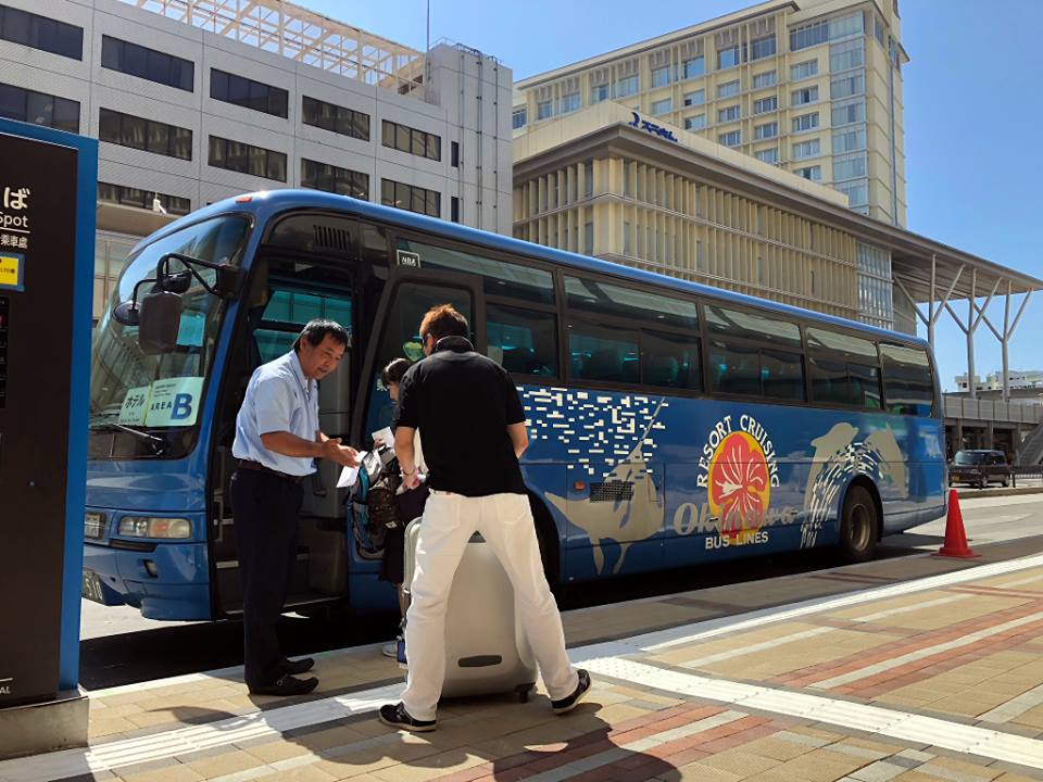 沖繩機場巴士 利木津巴士 Limousine Bus 空港リムジンバス