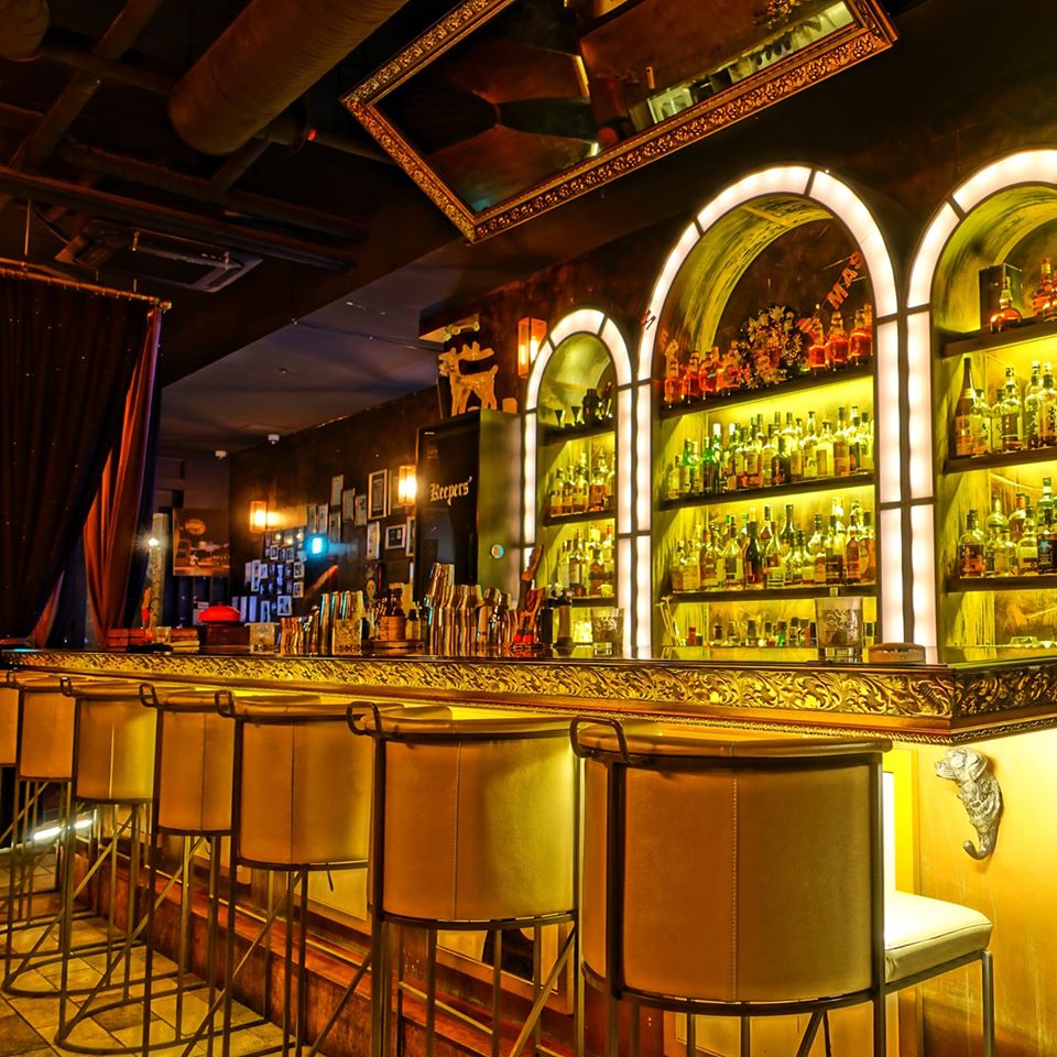 首爾好去處必去清潭洞酒吧Keepers連續蟬聯兩年的網美醉愛亞洲五十大酒吧​，是被國泰航空票選出的「最時尚首爾酒吧」