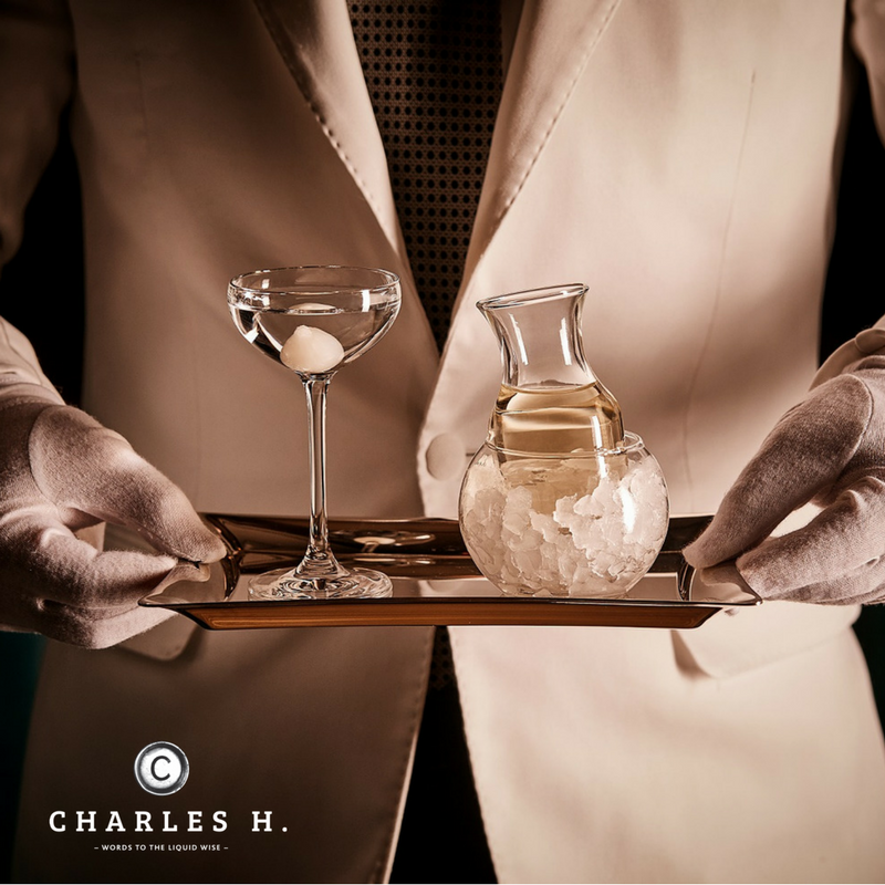 首爾酒吧推薦Charles H. Bar 的調酒不僅選擇多又好喝，還很好拍照，連許多首爾酒吧的Bartender也都推薦