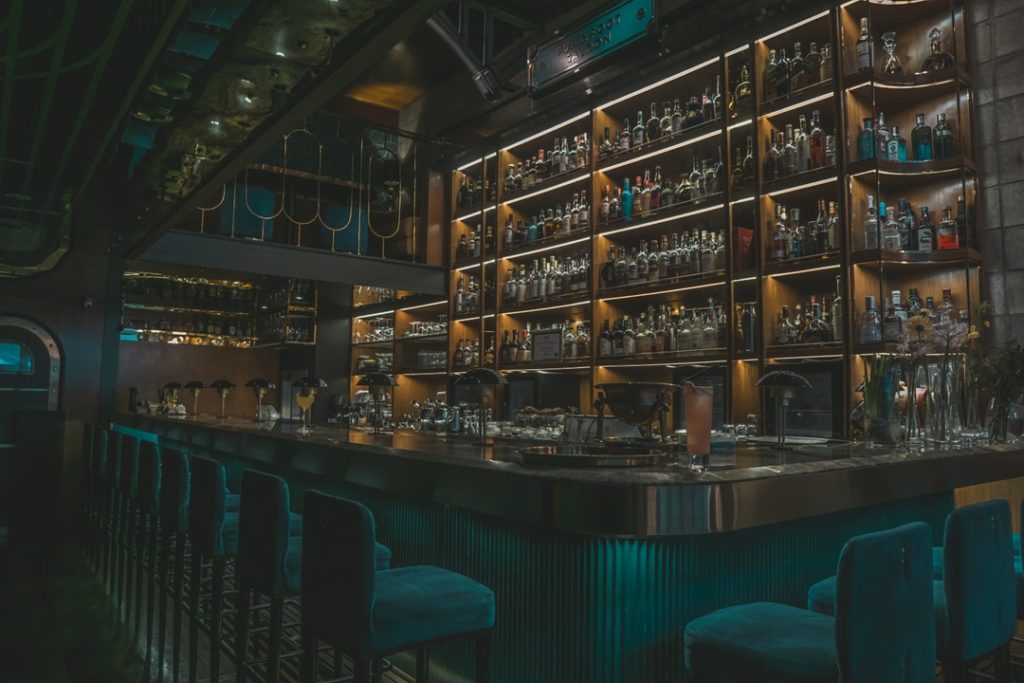 首爾酒吧推薦漢南洞酒吧Pussyfoot Saloon在亞洲五十大酒吧裡獲得Campari One To Watch獎，是充滿潛力的首爾明星酒吧