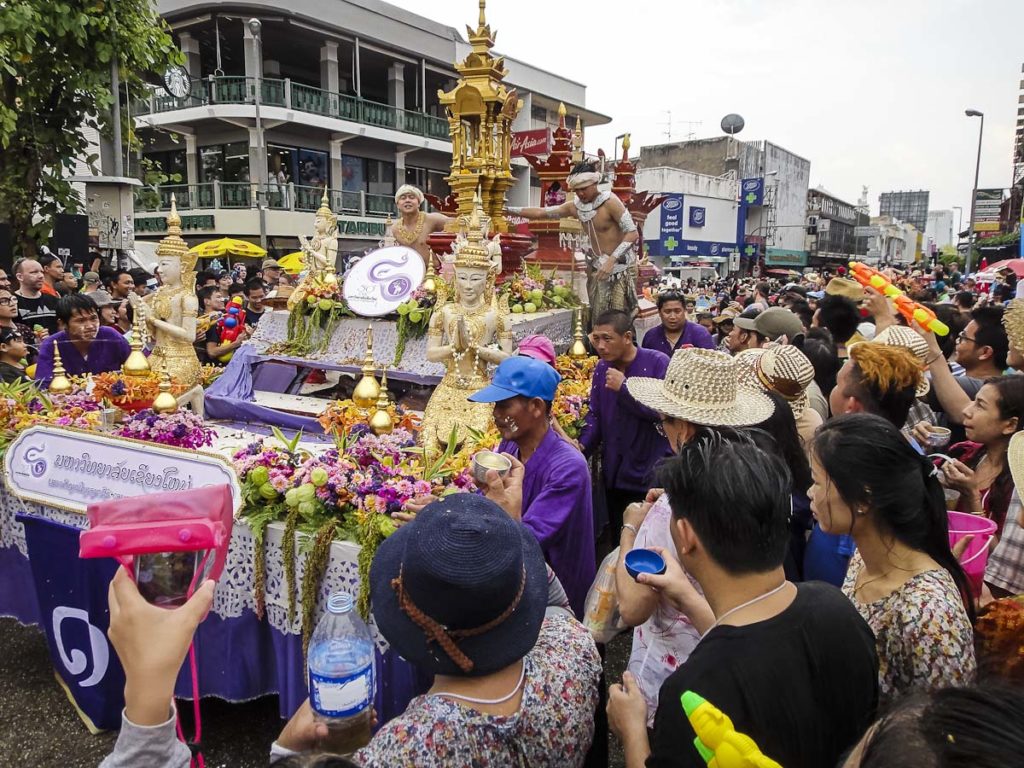 泰國傳統節日潑水節 泰國潑水節2020 泰國潑水節舉辦日期 泰國潑水節注意禁忌 泰國潑水節各地特色