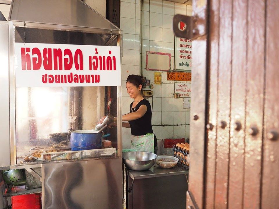 曼谷唐人街必吃美食推薦 前往曼谷的唐人街的交通方法可以搭BTS轉交通船往唐人街或搭MRT