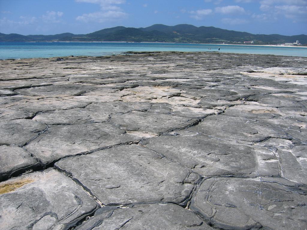 沖繩久米島 久米島自由行 久米島旅遊 久米島景點 久米島浮潛 久米島潛水 奧武島疊石（奥武島の畳岩）