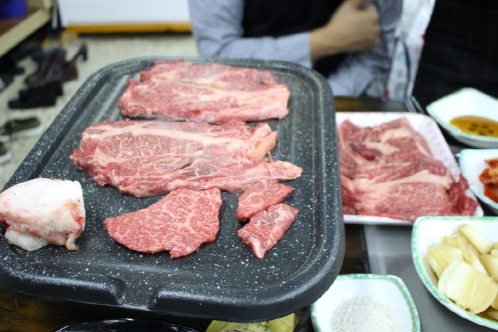 馬場洞韓牛一條街 馬場畜產品市場 首爾必吃韓牛燒肉 首爾韓牛推薦 明洞必吃韓牛燒肉 首爾推介韓牛級別1++級韓牛