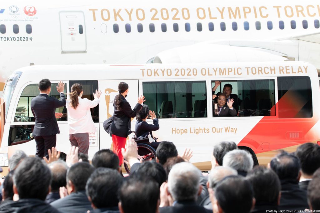東京奧運聖火傳遞取消火炬手改以汽車傳遞