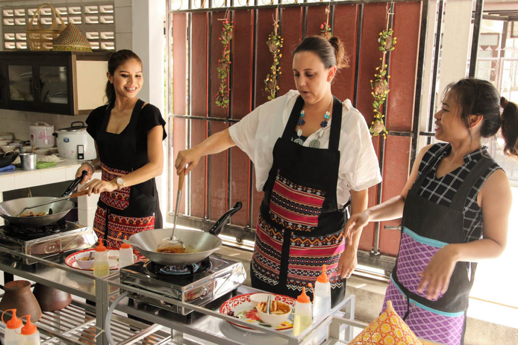 曼谷烹飪課 曼谷烹飪課程 曼谷親子烹飪 曼谷烹飪學校 泰式料理烹飪課 Pink Chili Thai Cooking Class