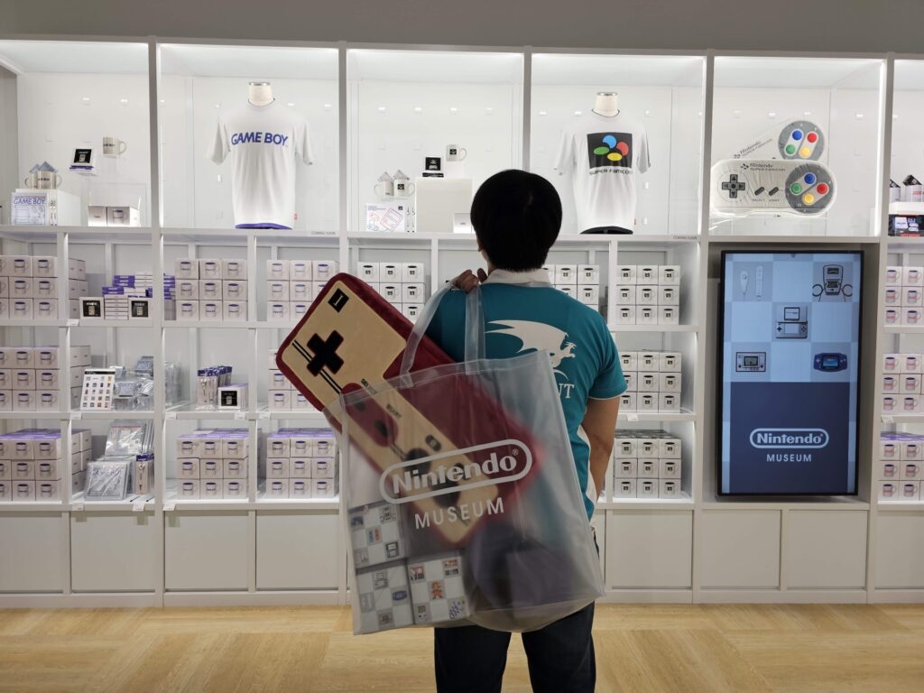 任天堂博物館限定商品標誌，包裝上印有『Nintendo Museum』字樣